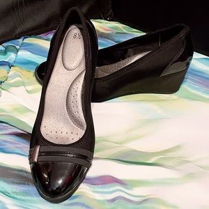 Time and Tru - Black Pumps